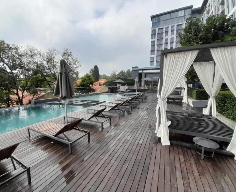 Hotel Apartment In Sandton Private Unit Johannesburg Dış mekan fotoğraf